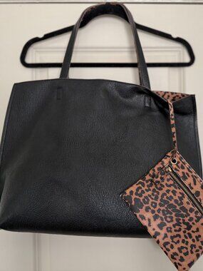 Street Level Reversible Tote w/ Wristlet